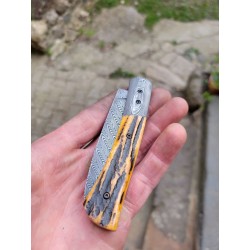 Couteau pliant damas os de chameau cerfé
