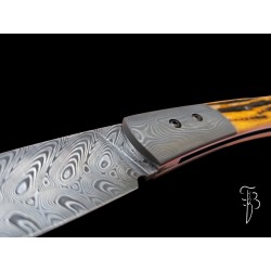 Couteau pliant damas os de chameau cerfé