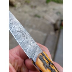 Couteau pliant damas os de chameau cerfé